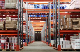 Entrepôt de stockage, rayonnage